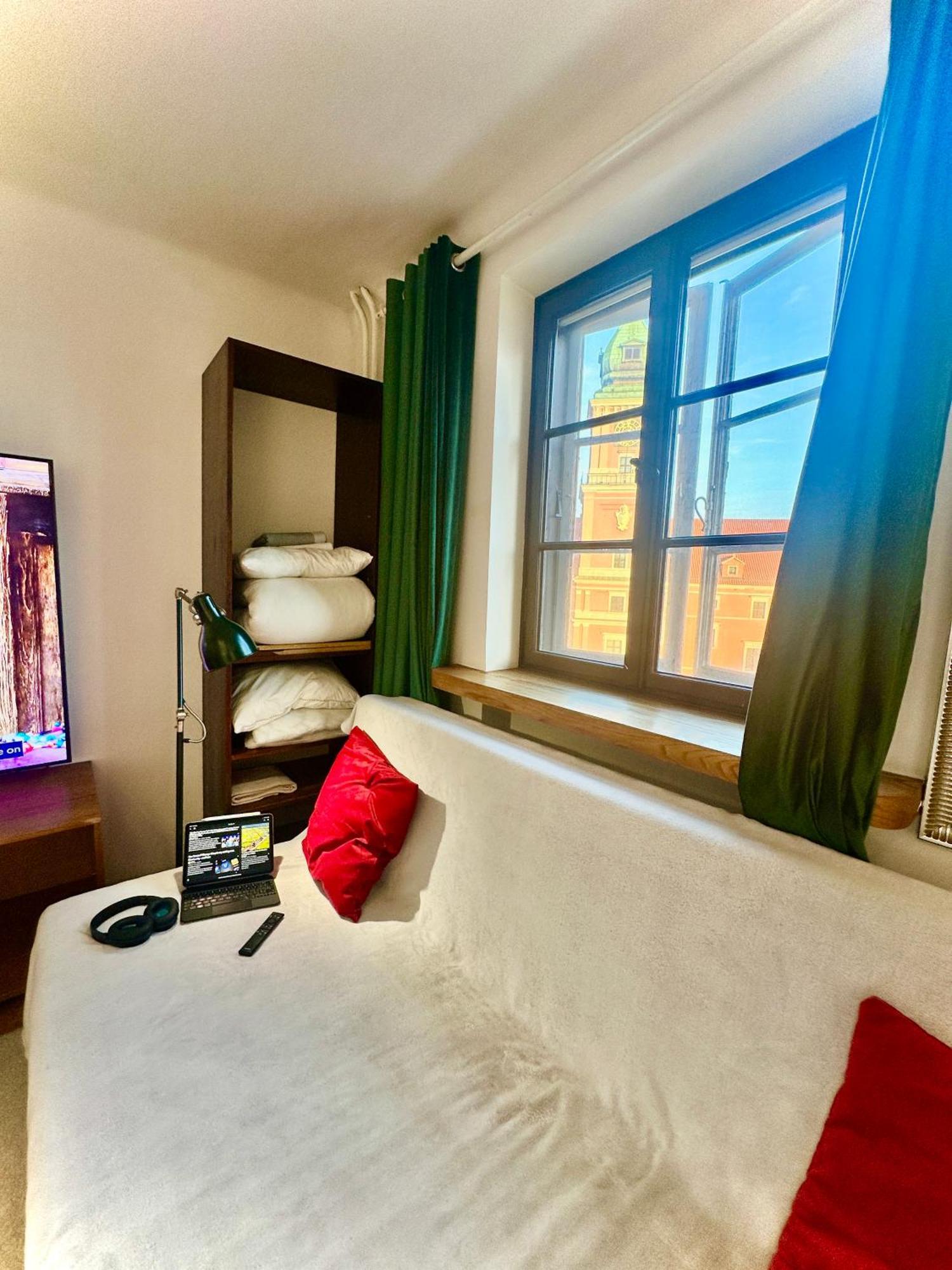 Old Town Best View Wifi 300 Mb/S Huge Screen Netflix Appletv Amazontv Warsaw Luaran gambar